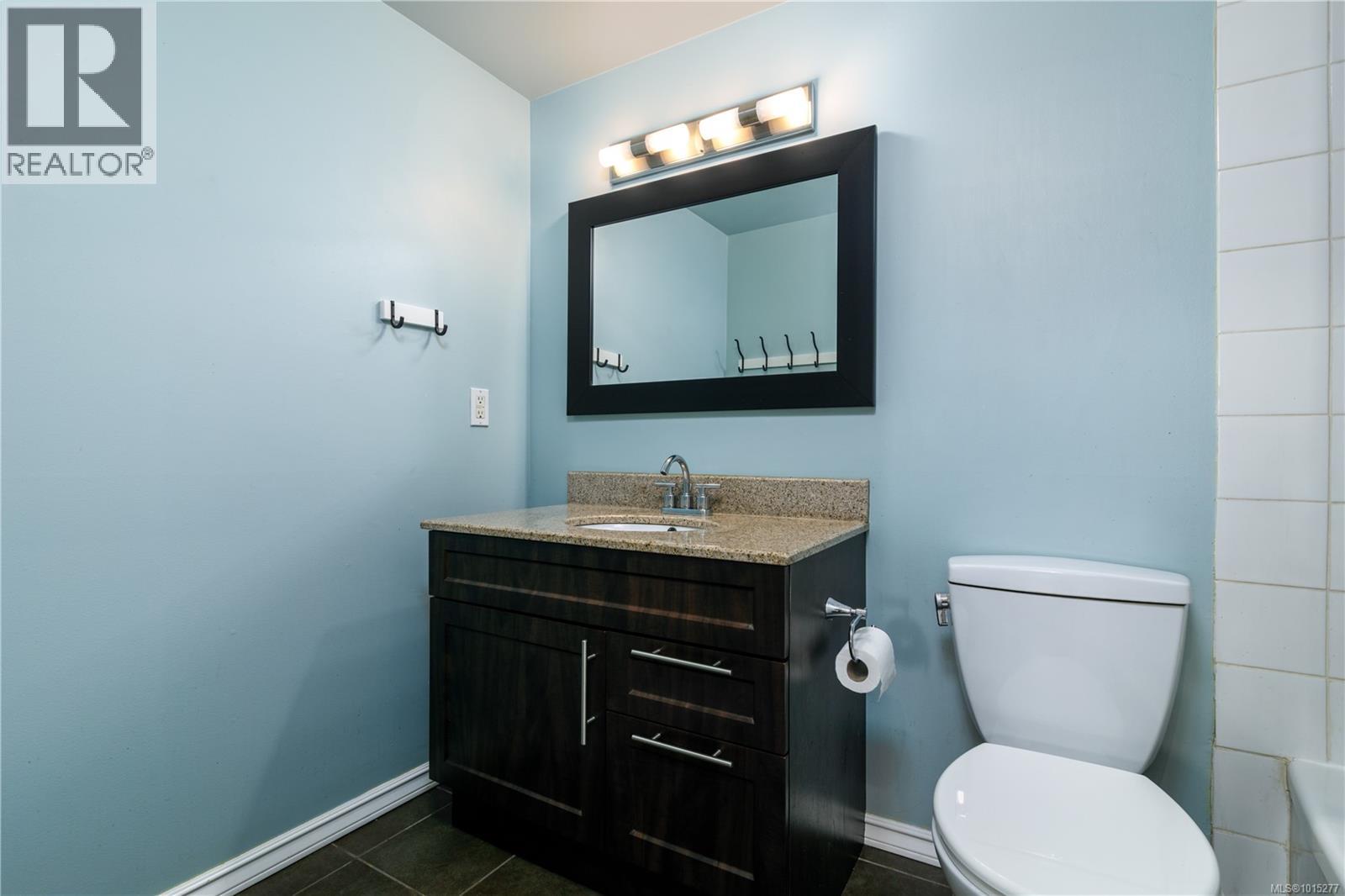 105 73 Gorge Rd W, Saanich