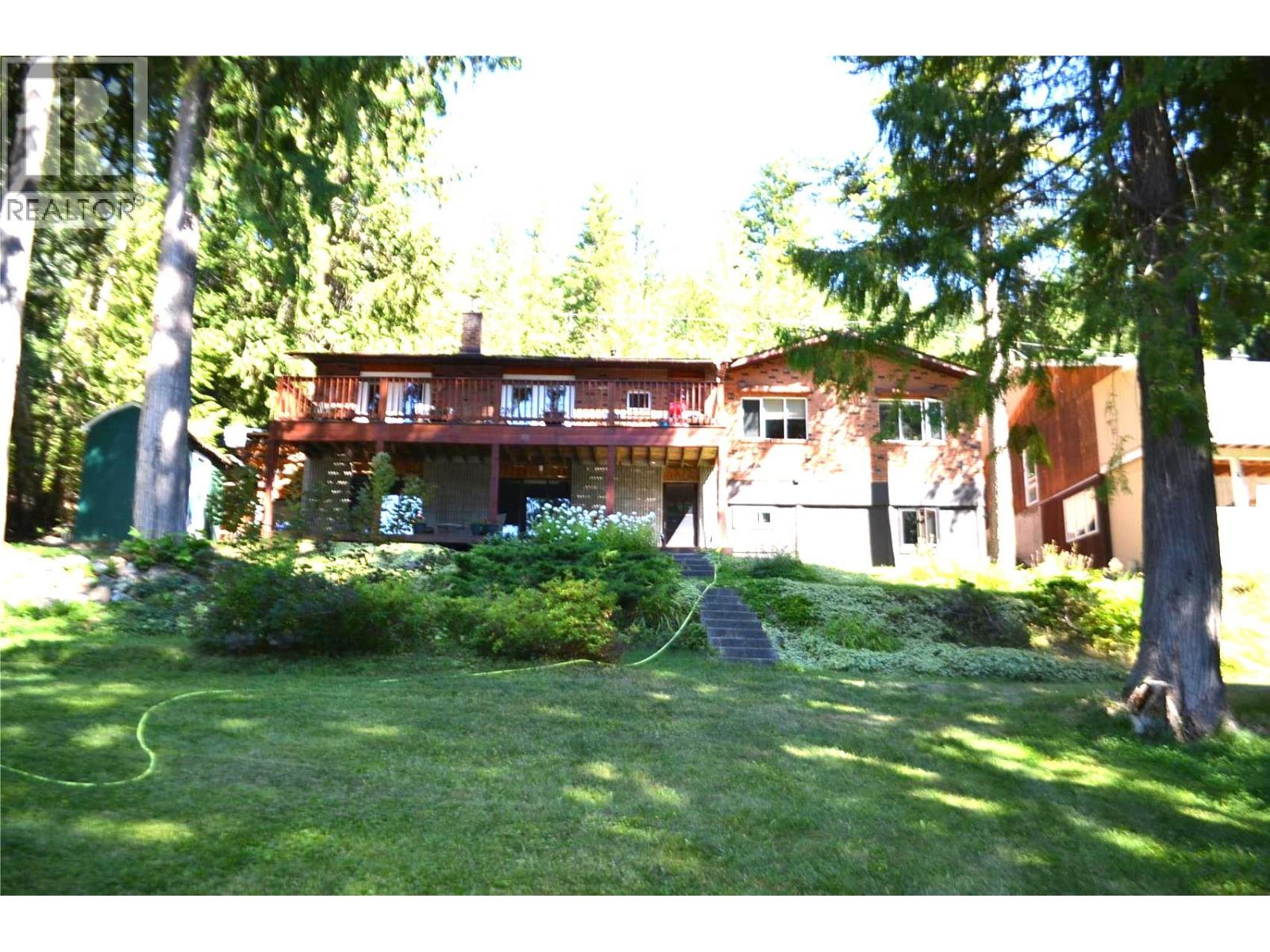 7508 Crowfoot Drive, Anglemont