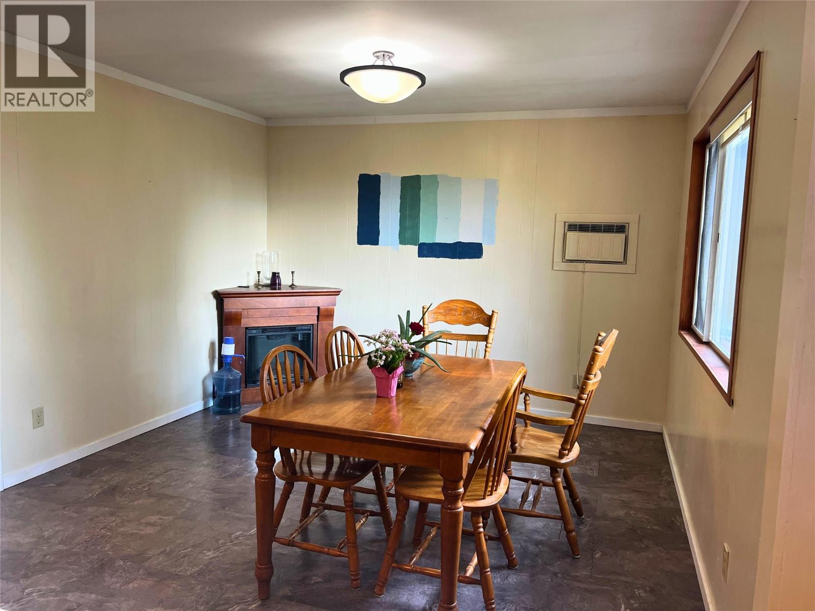 7508 Crowfoot Drive, Anglemont
