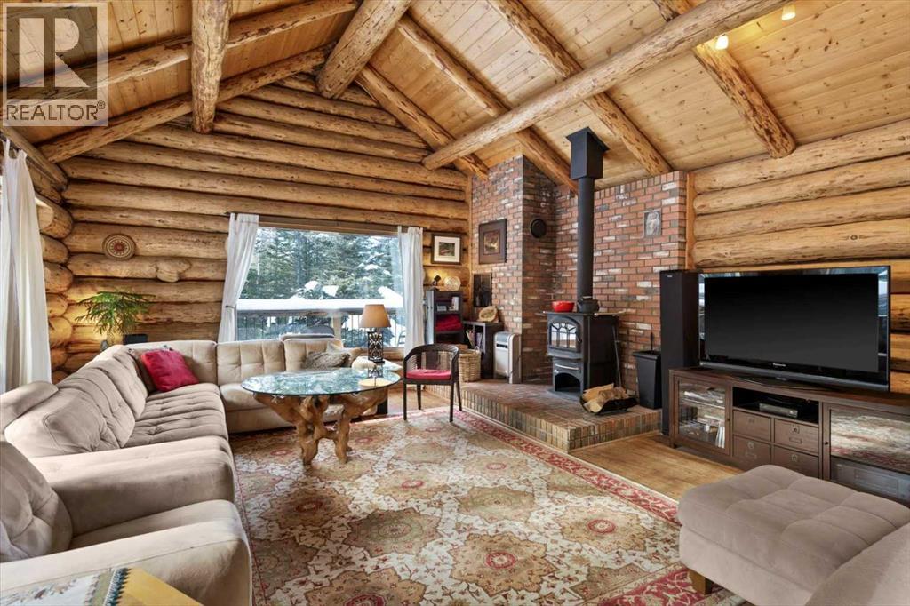 64 Breezewood Bay, Bragg Creek