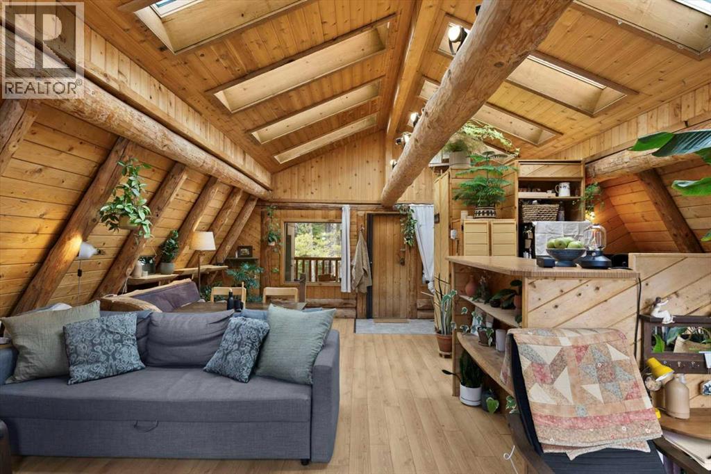 64 Breezewood Bay, Bragg Creek