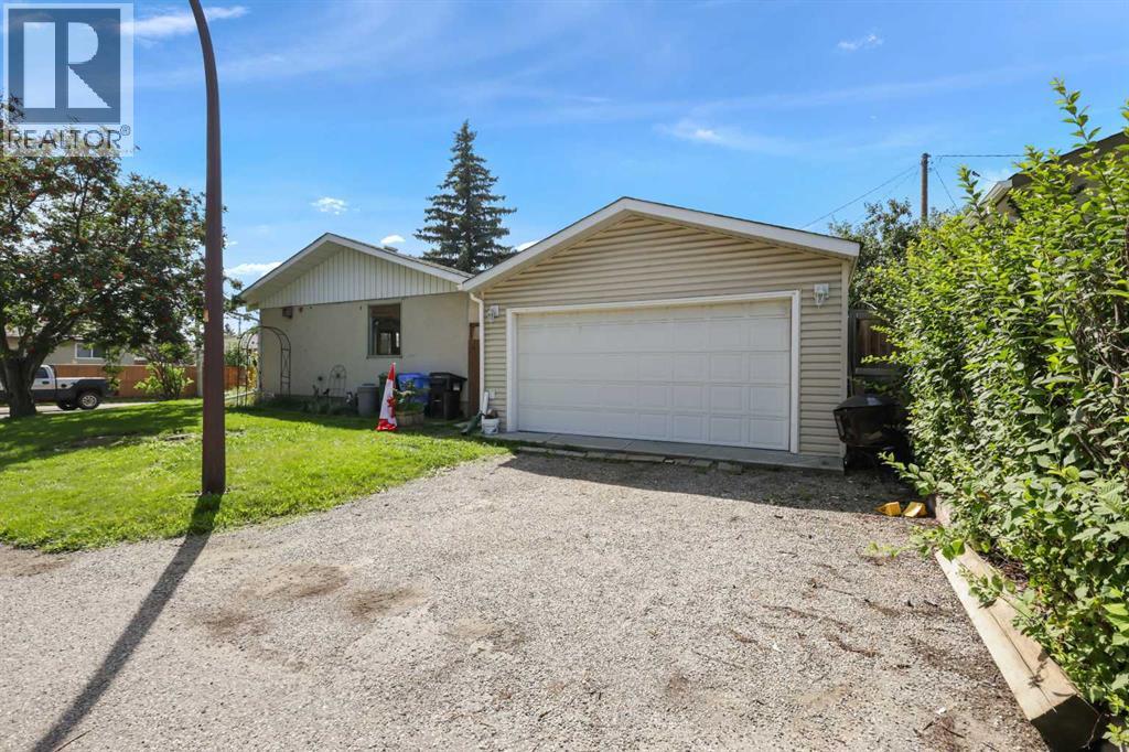 Single Family House Bungalow for Sale in  Olympia Crescent SE Ogden Calgary 
