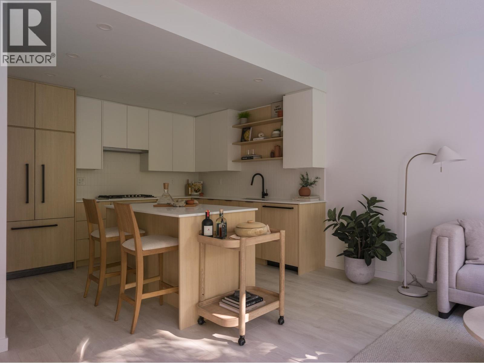 213 2045 HERITAGE PARK LANE, North Vancouver
