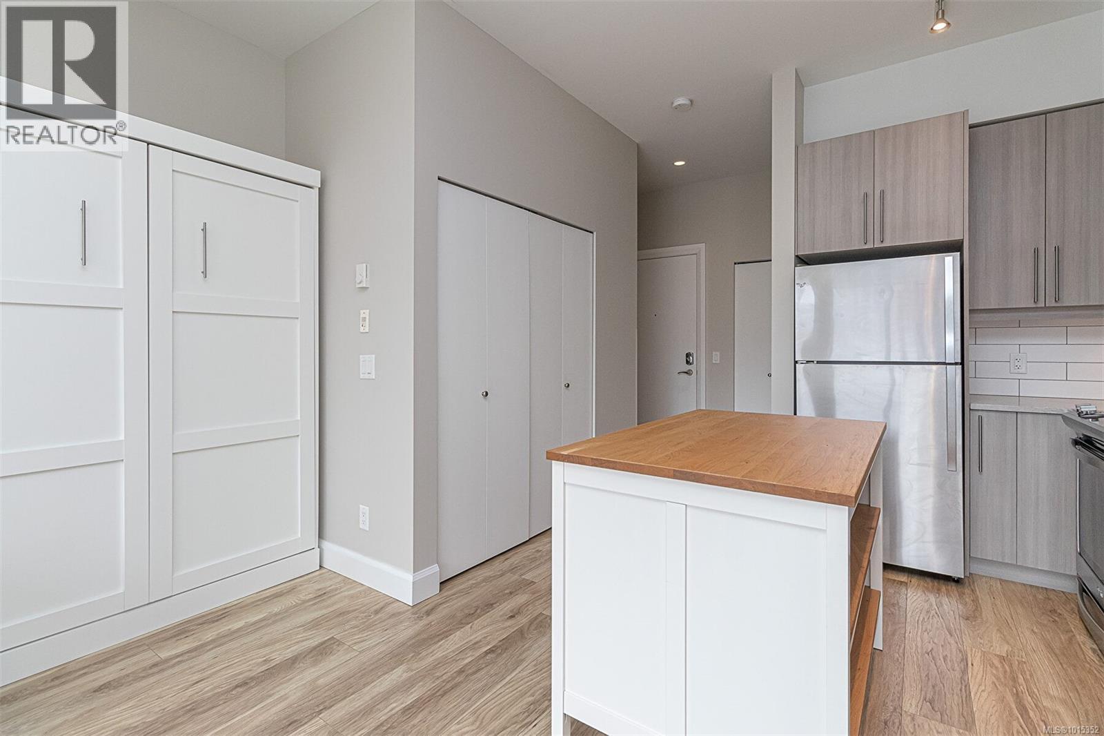 208 595 Pandora Avenue, Victoria