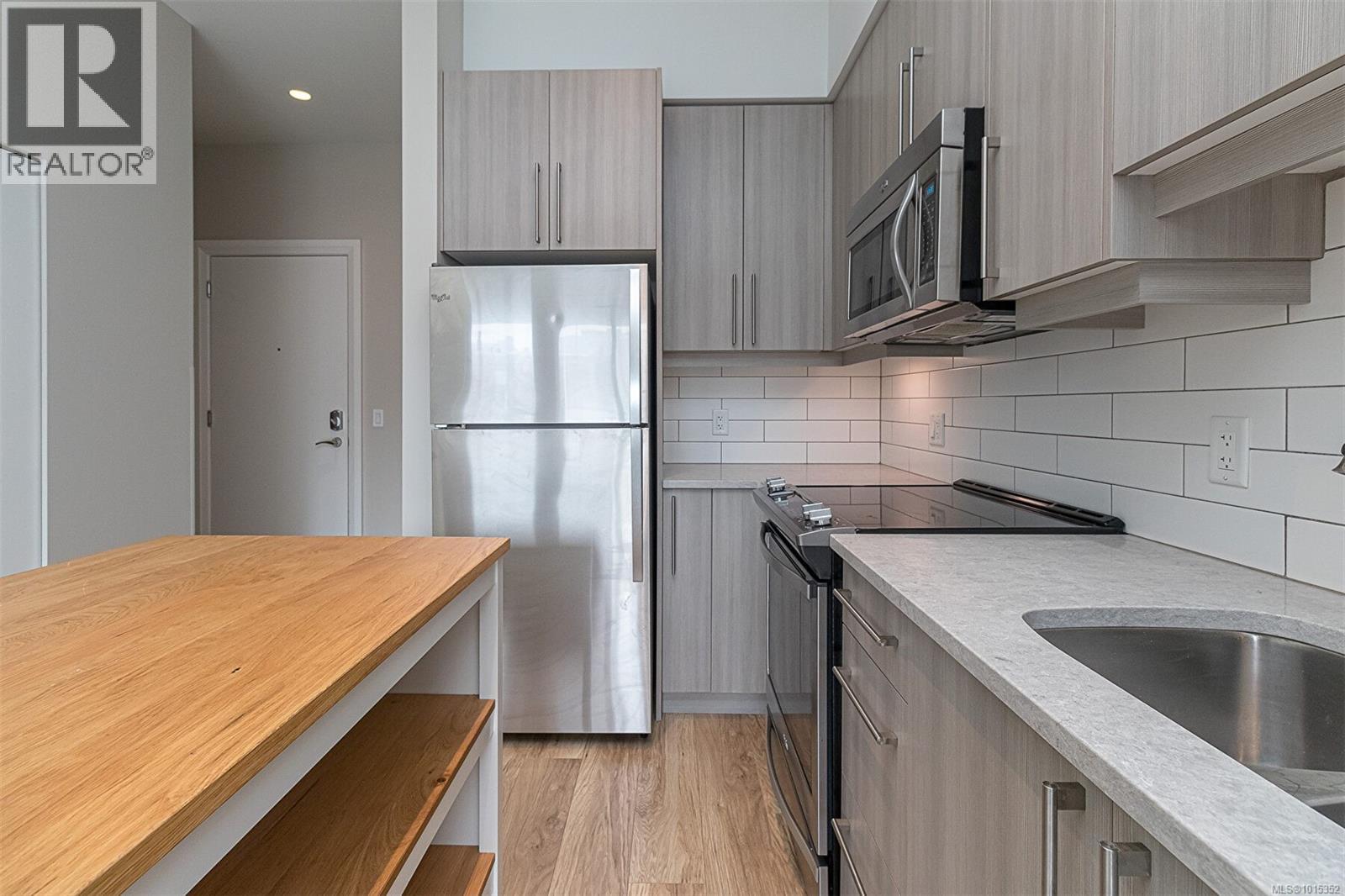 208 595 Pandora Avenue, Victoria