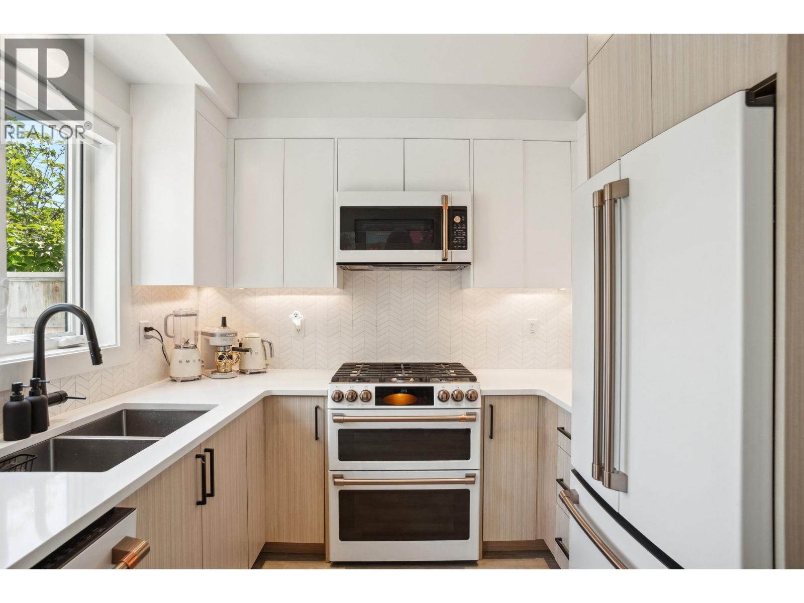 5018 NANAIMO STREET, Vancouver