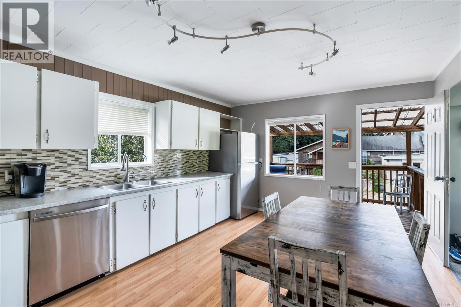 38 Cowichan Ave, Lake Cowichan