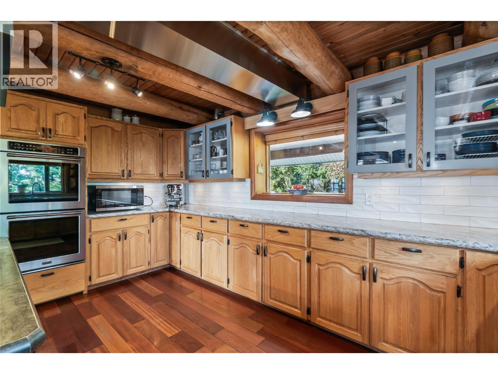 4878 Leopold Road, Celista