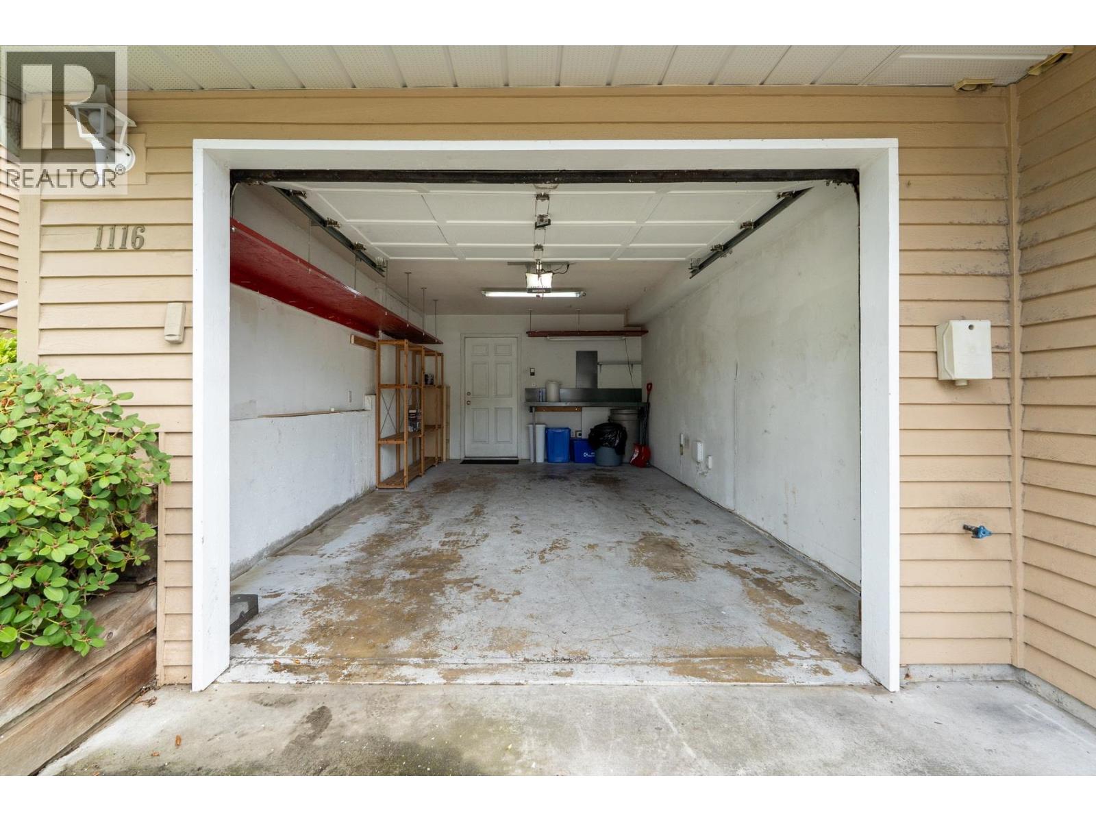 1116 O'FLAHERTY GATE, Port Coquitlam