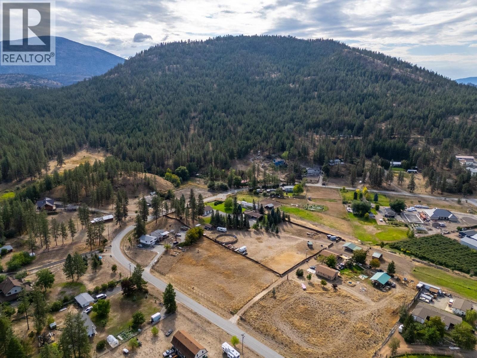  602 Johnson Crescent, Oliver