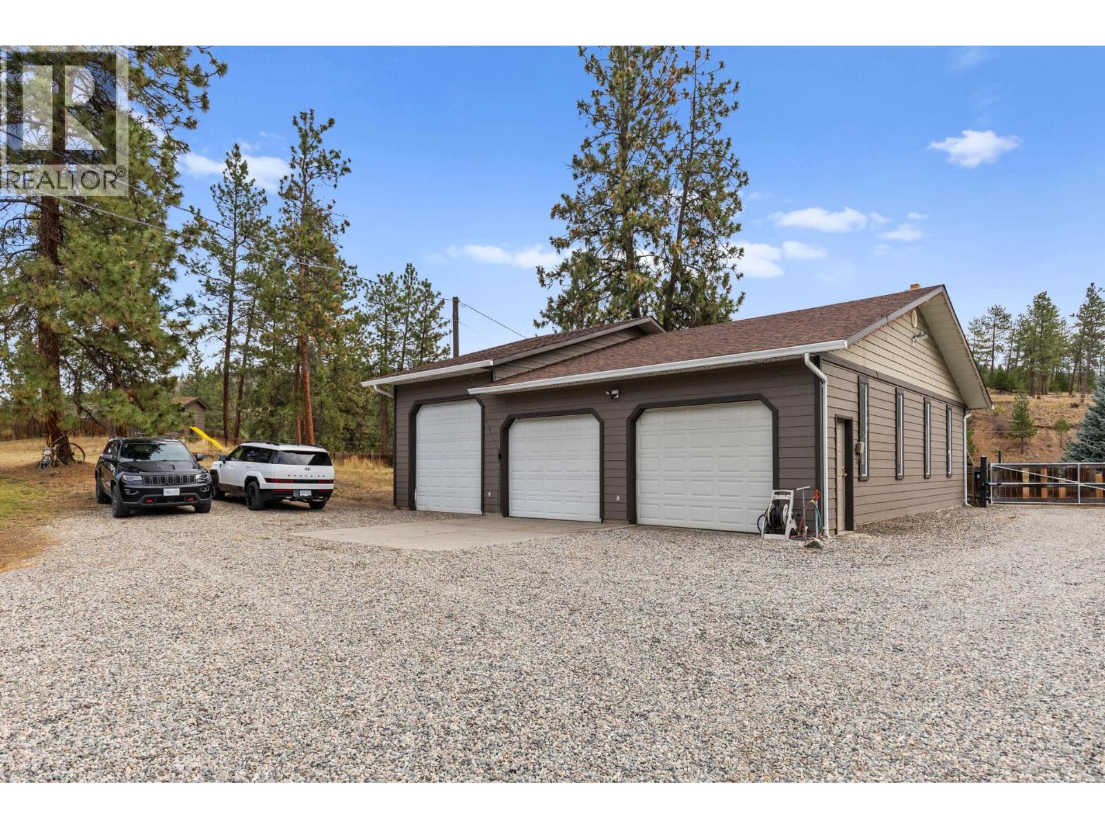  602 Johnson Crescent, Oliver