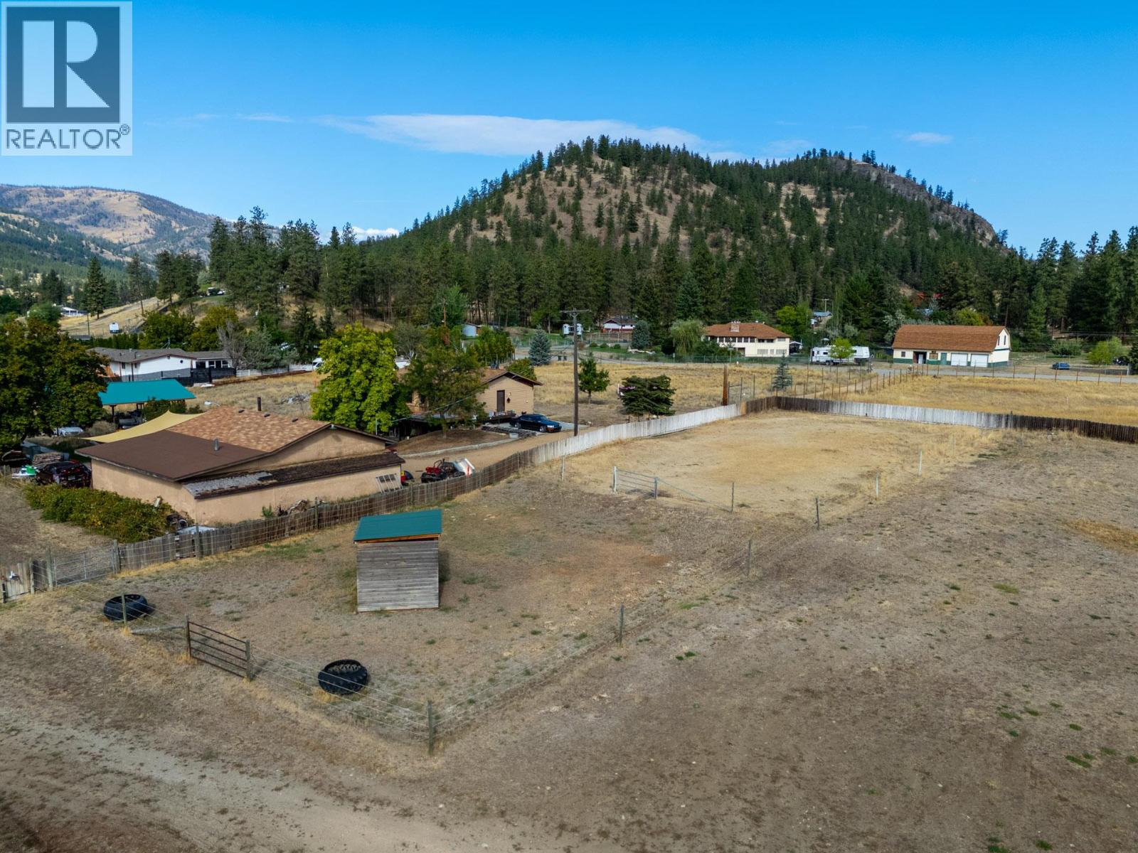  602 Johnson Crescent, Oliver