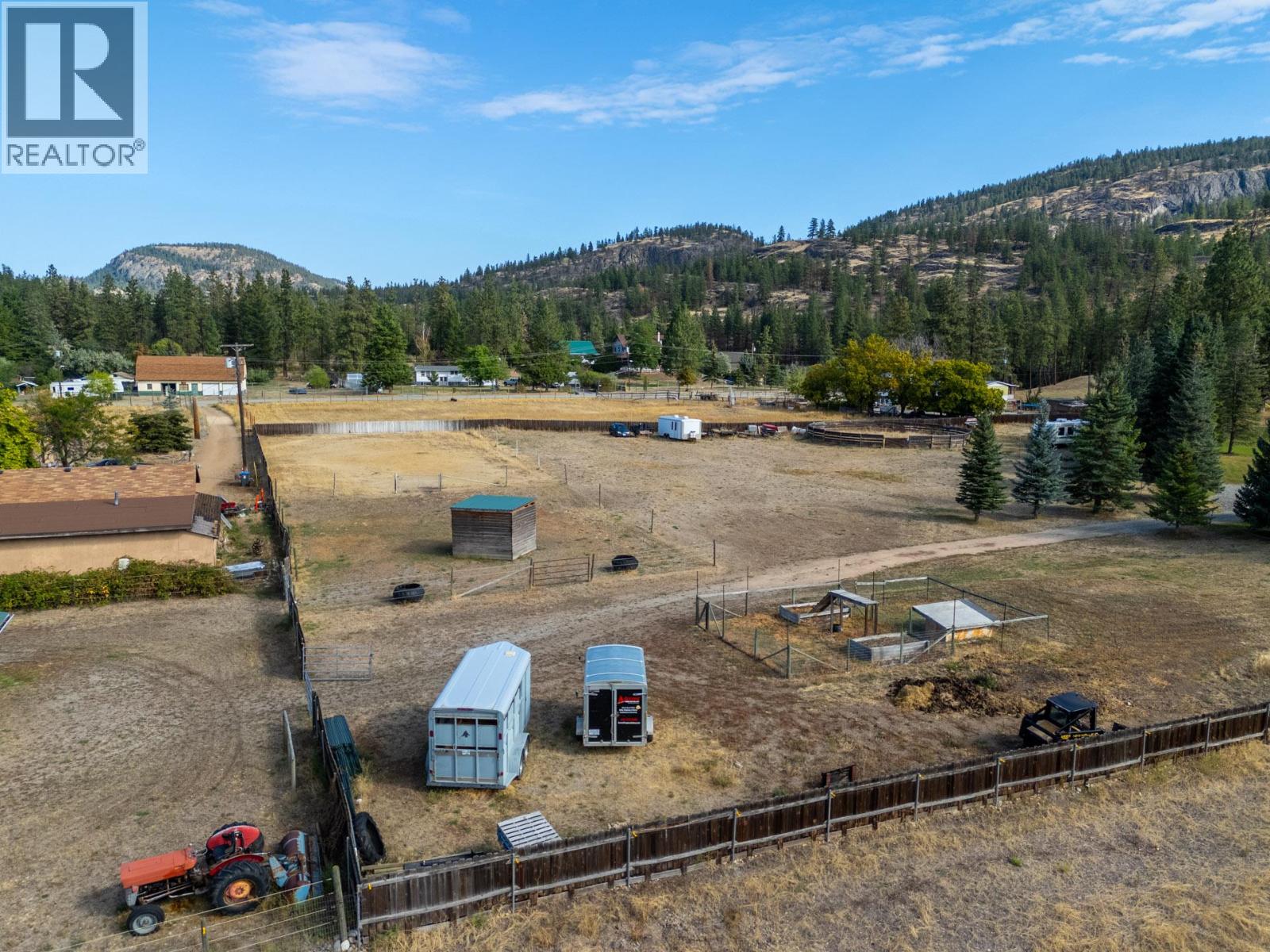  602 Johnson Crescent, Oliver