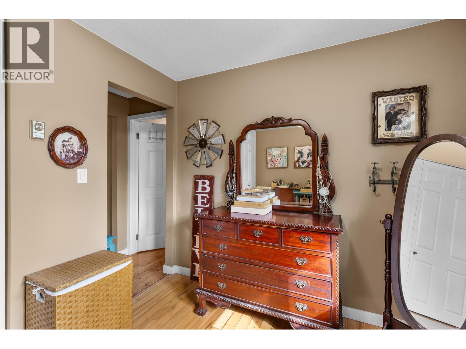  602 Johnson Crescent, Oliver