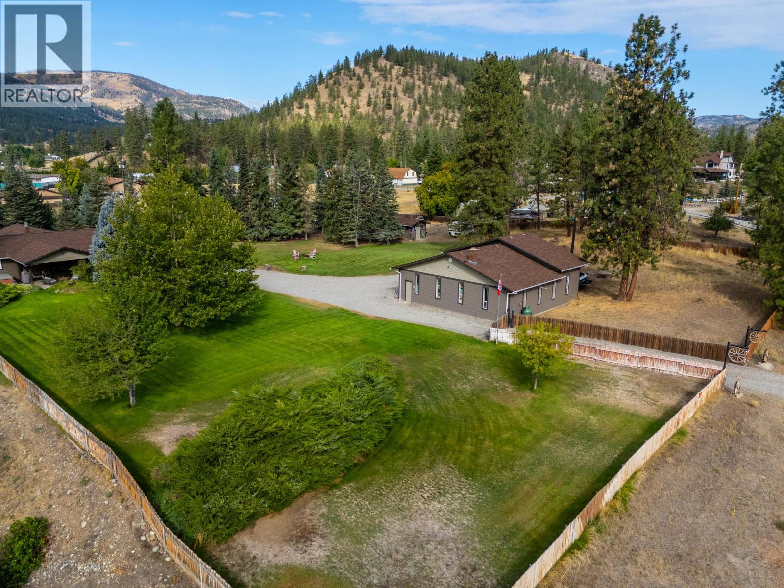  602 Johnson Crescent, Oliver