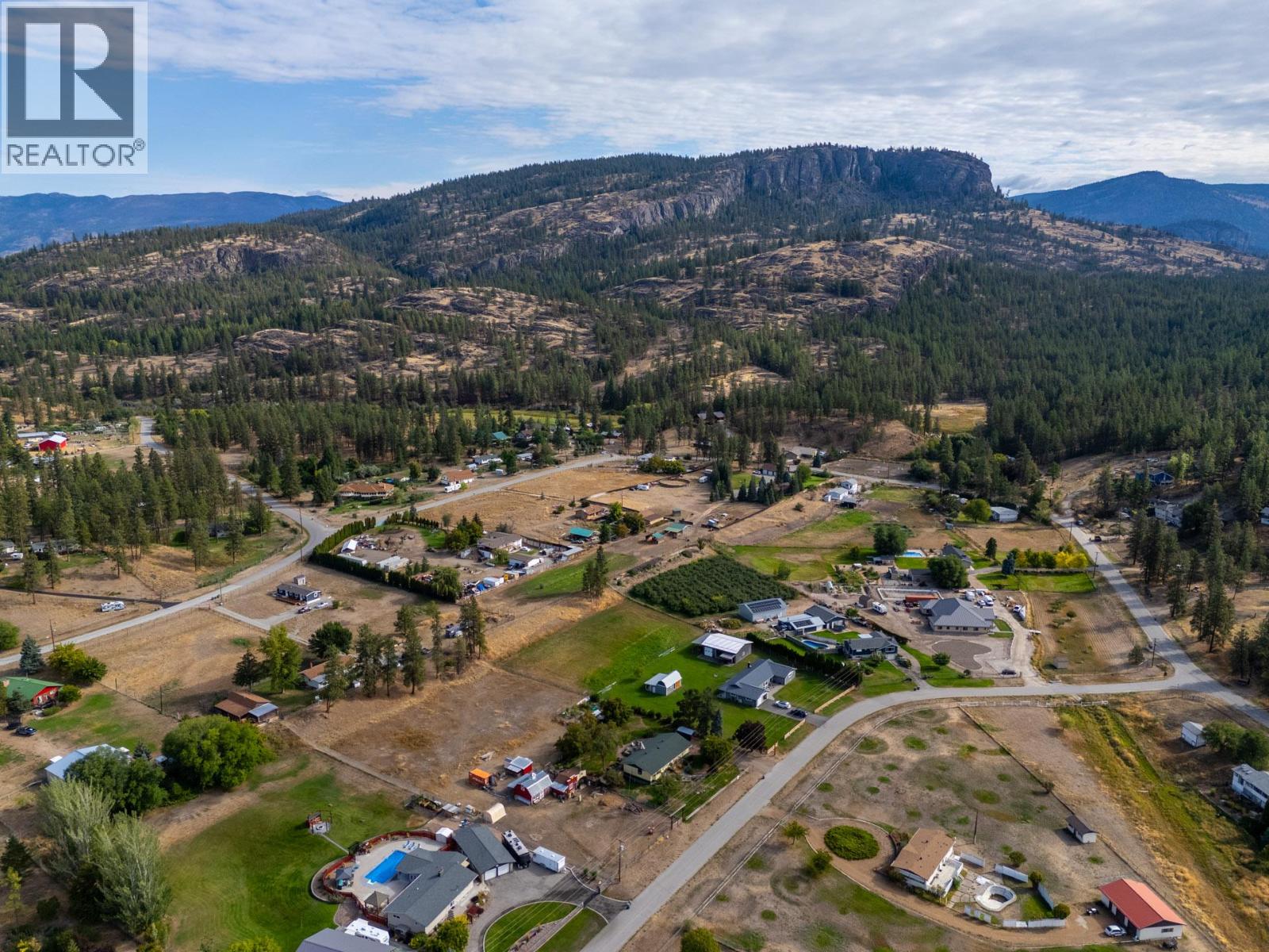  602 Johnson Crescent, Oliver