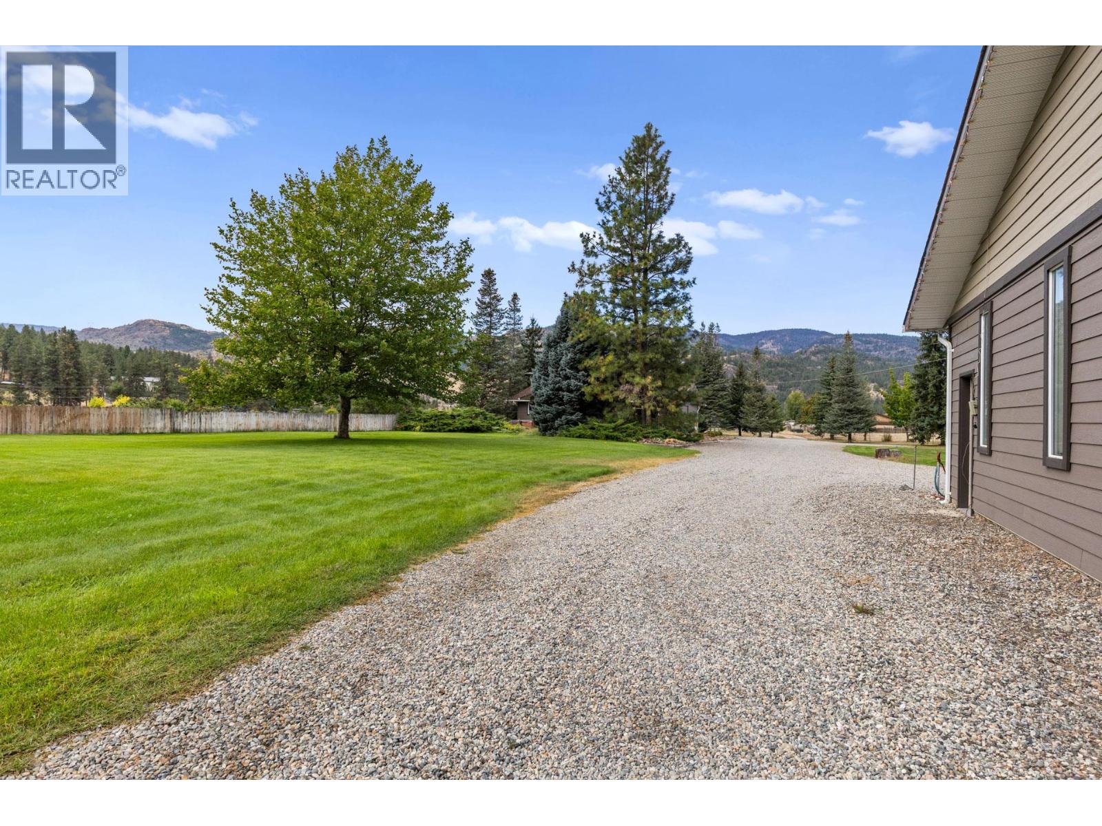  602 Johnson Crescent, Oliver