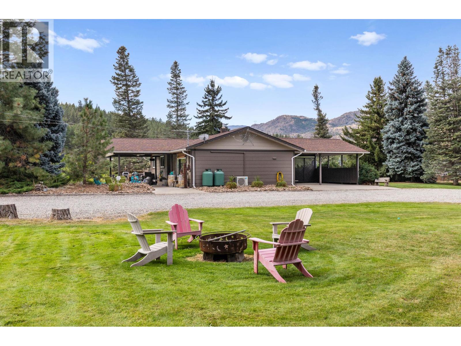  602 Johnson Crescent, Oliver