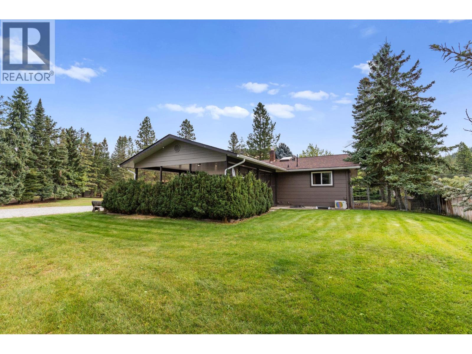  602 Johnson Crescent, Oliver