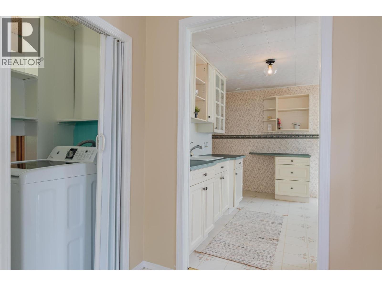 703 Hermia Crescent, Trail