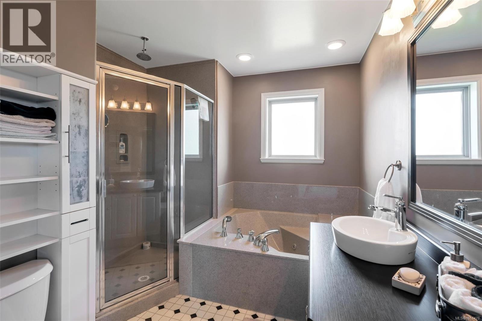 10 7847 East Saanich Road, Central Saanich