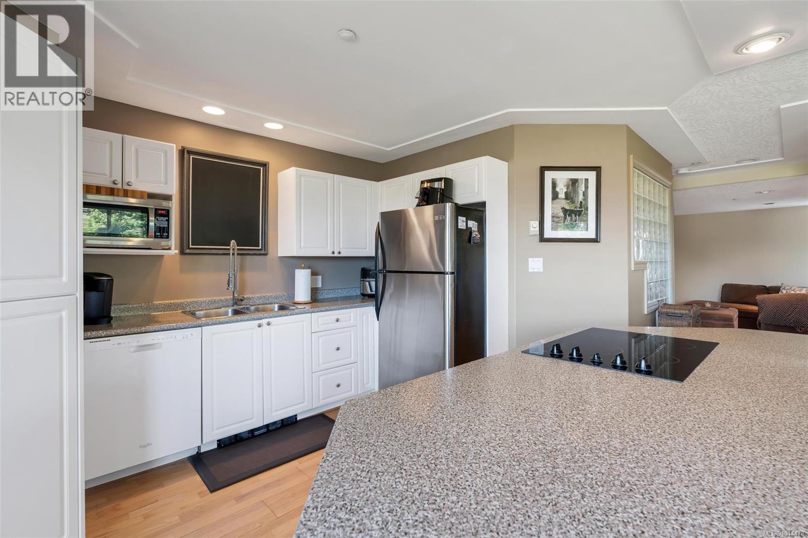 10 7847 East Saanich Road, Central Saanich