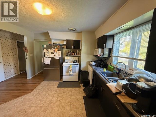 608 East AVENUE - Photo 4 of 13, Kamsack, Saskatchewan