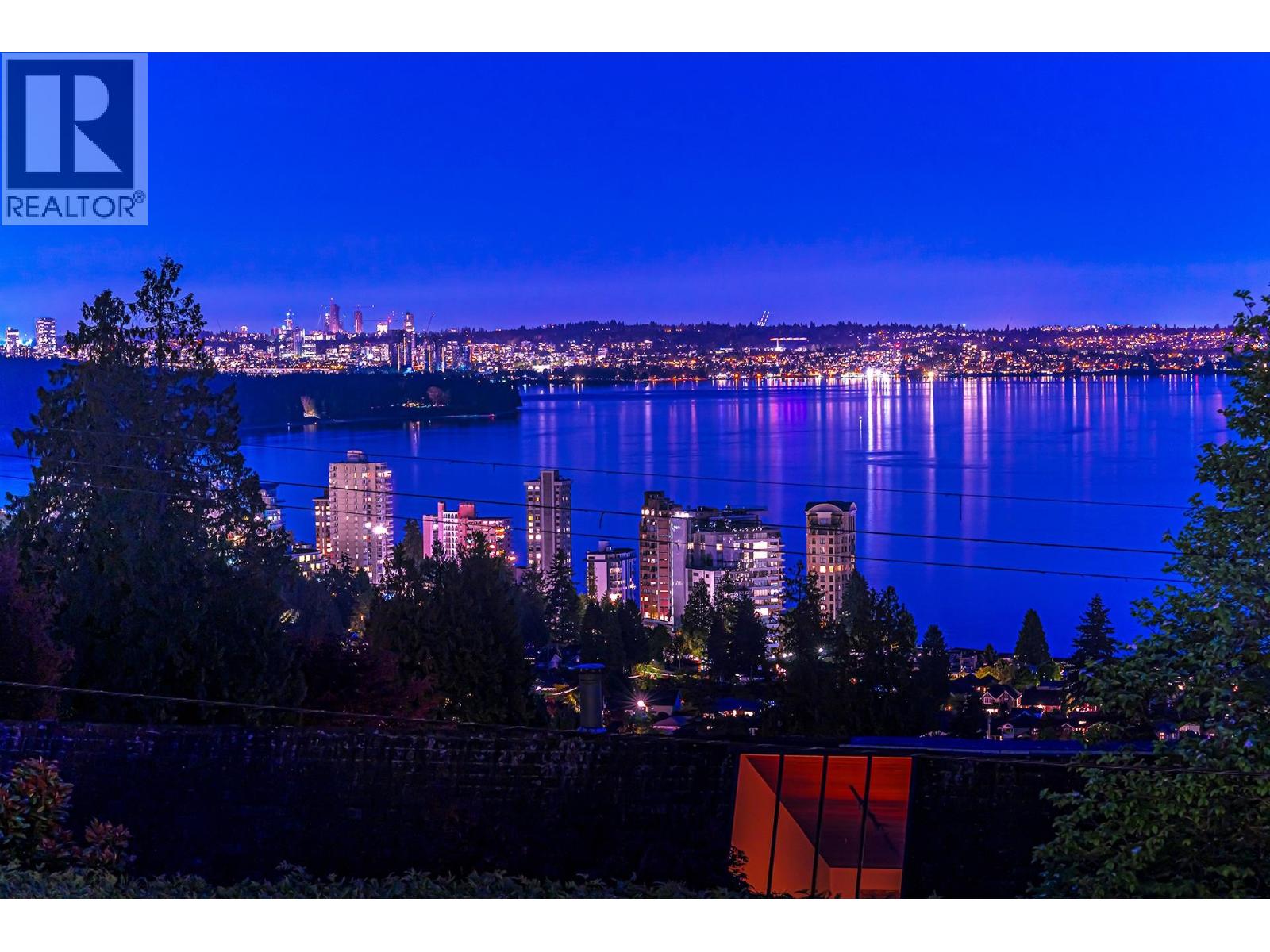 2365 QUEENS AVENUE, West Vancouver