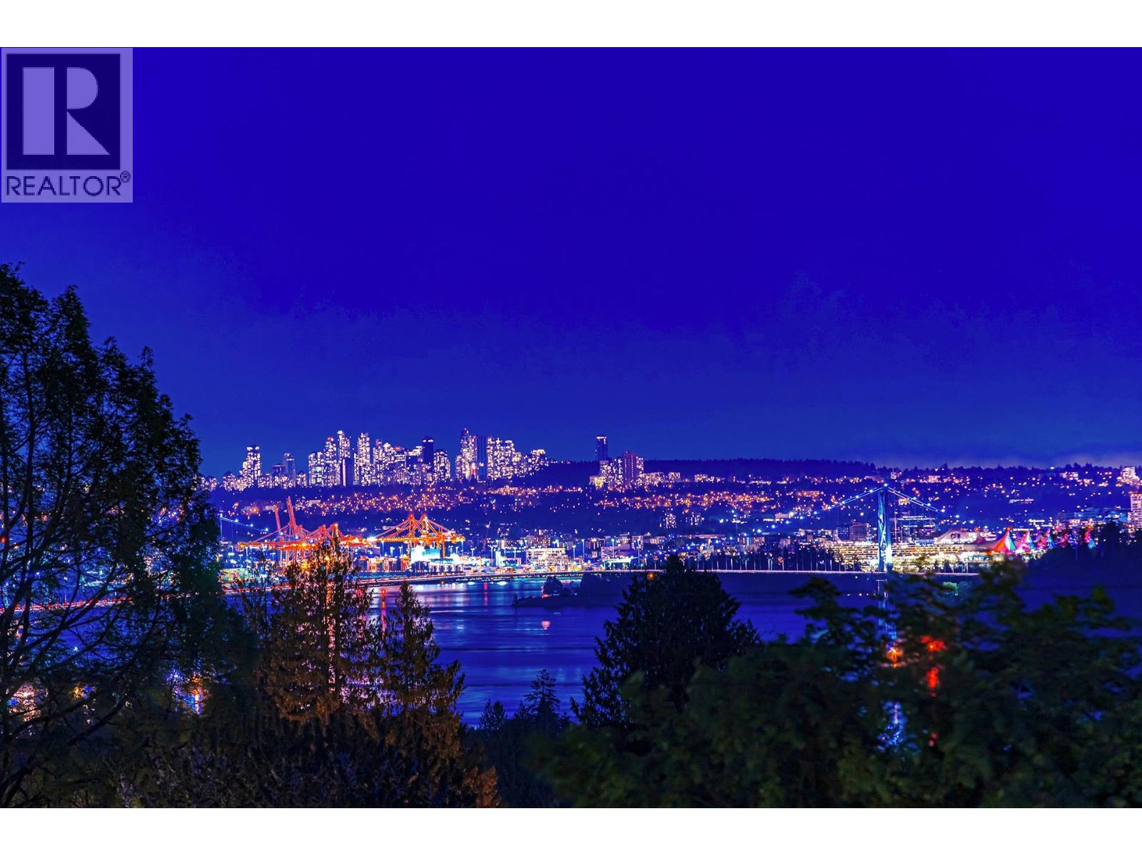 2365 QUEENS AVENUE, West Vancouver