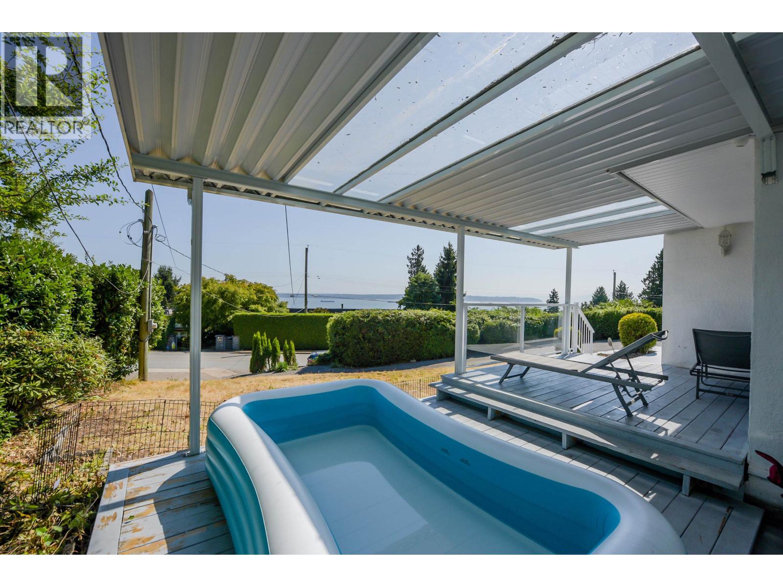 2365 QUEENS AVENUE, West Vancouver