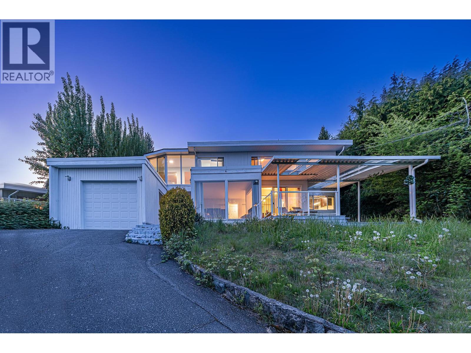 2365 QUEENS AVENUE, West Vancouver