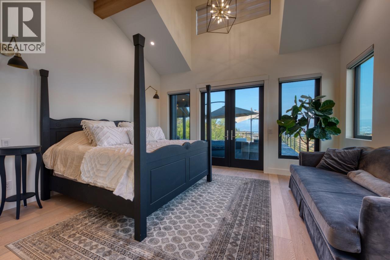 652 Trumpeter Road, Kelowna