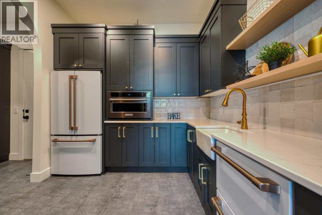 652 Trumpeter Road, Kelowna