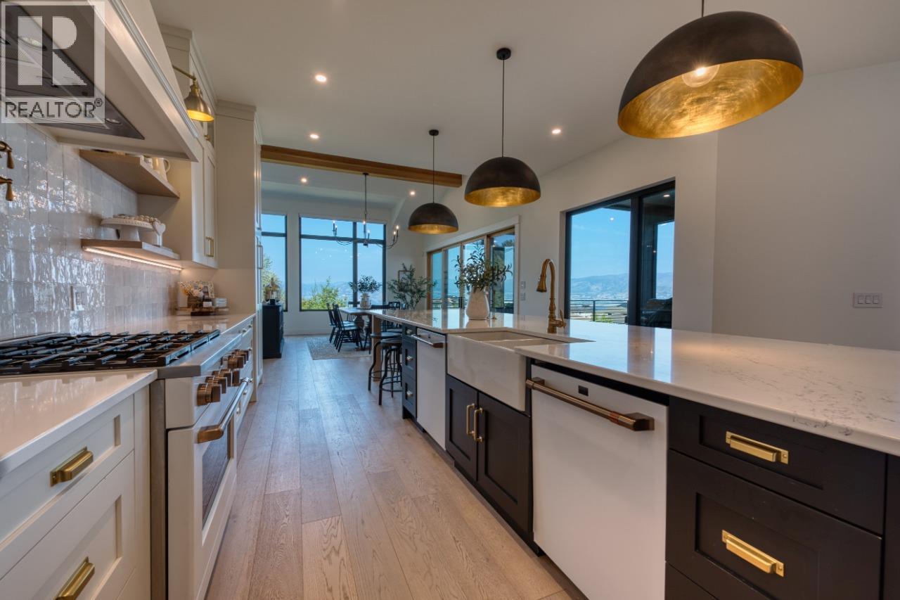 652 Trumpeter Road, Kelowna
