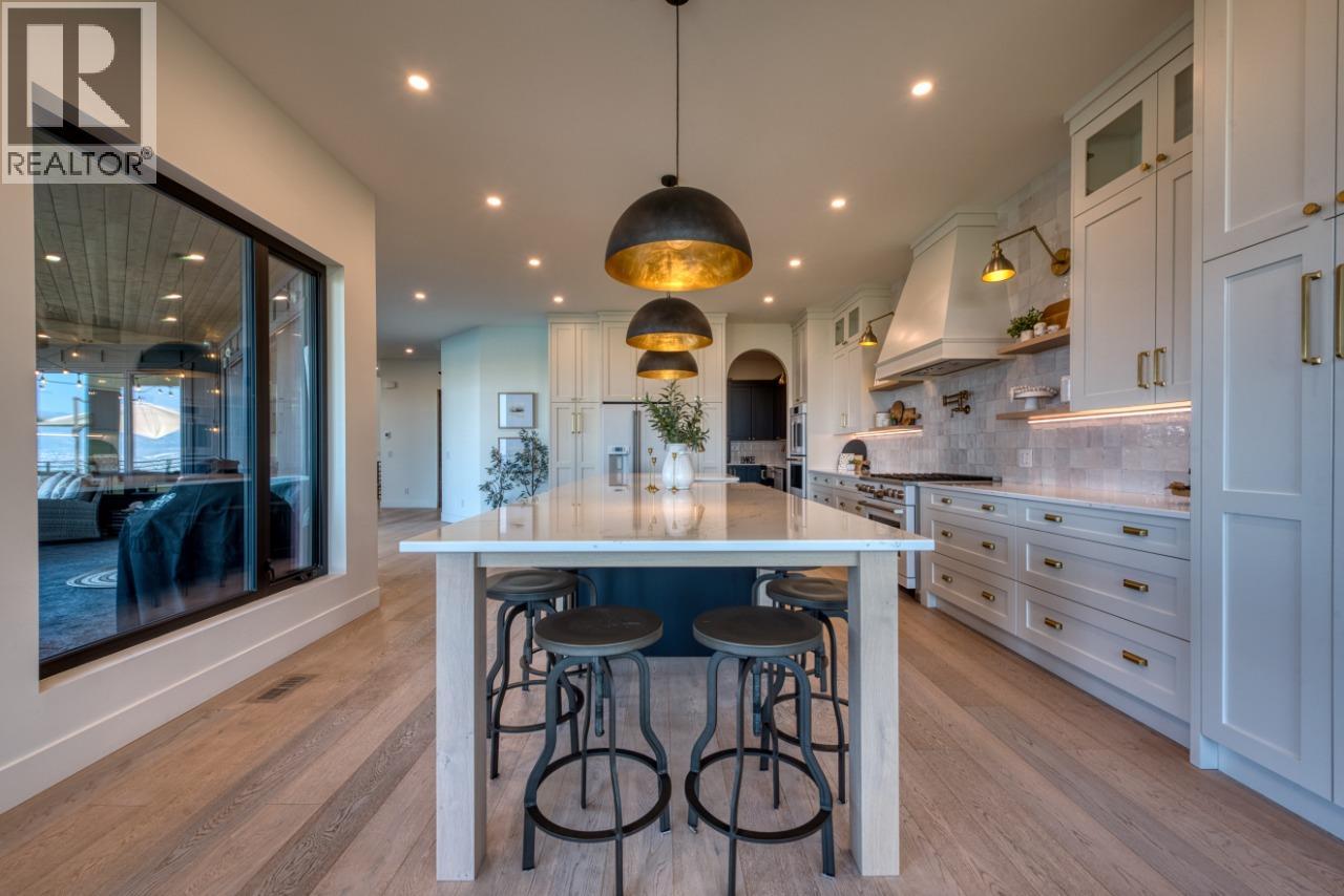 652 Trumpeter Road, Kelowna