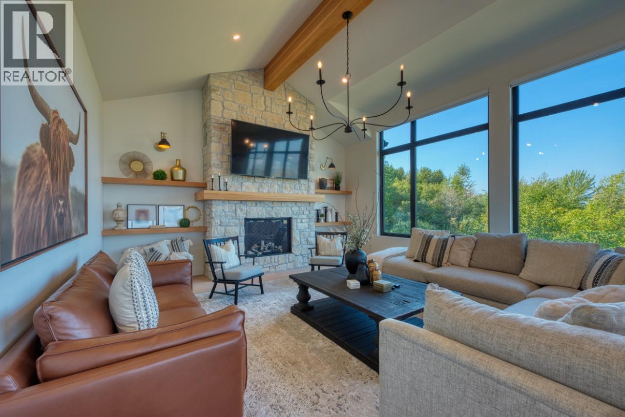 652 Trumpeter Road, Kelowna