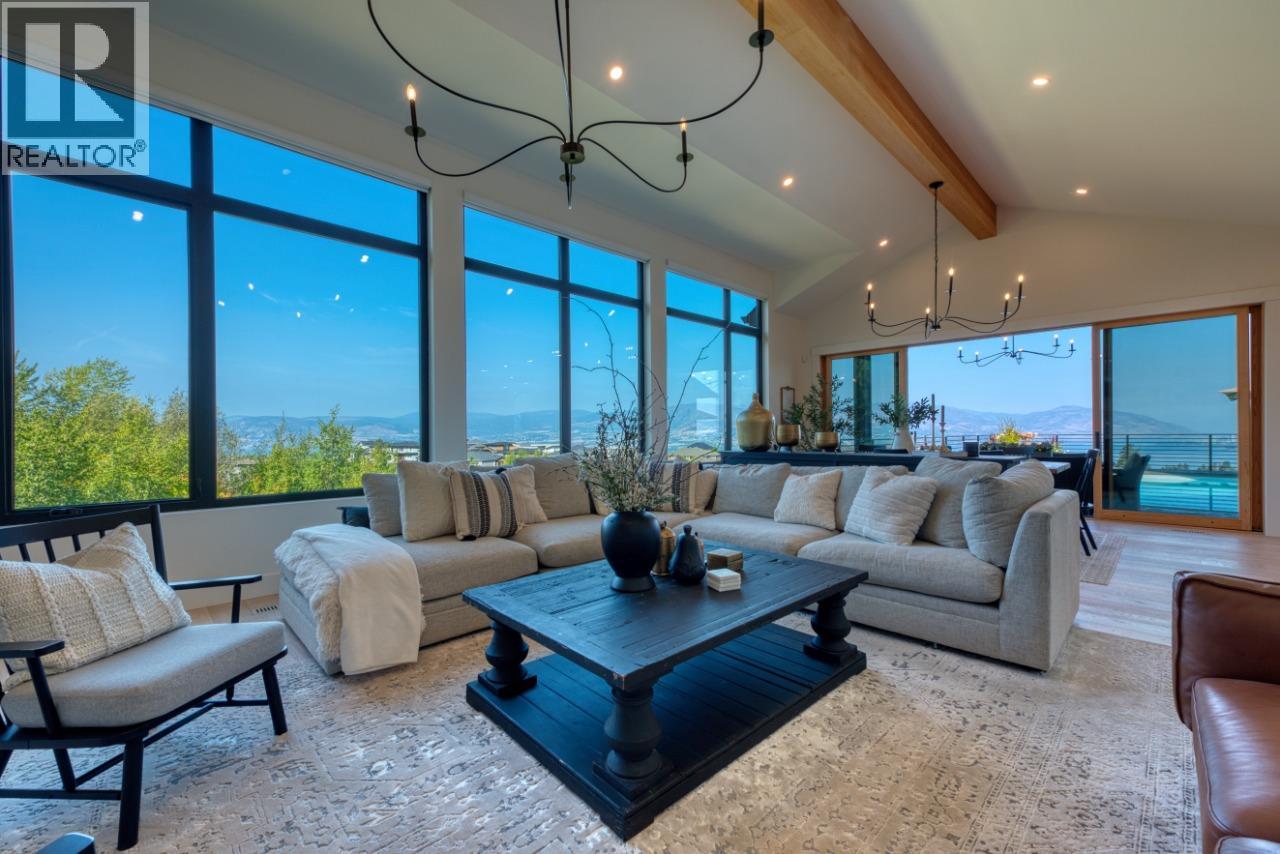652 Trumpeter Road, Kelowna