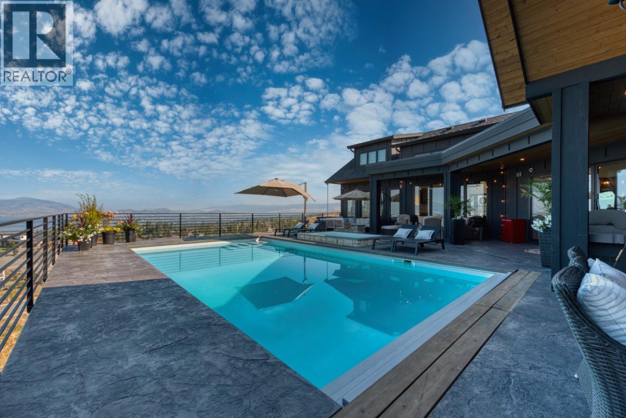 652 Trumpeter Road, Kelowna