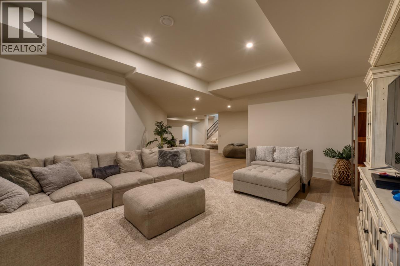 652 Trumpeter Road, Kelowna