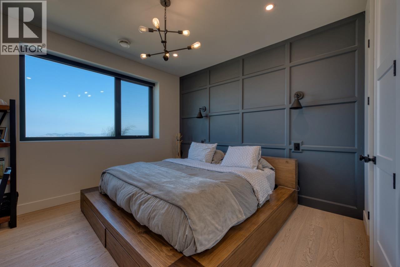 652 Trumpeter Road, Kelowna