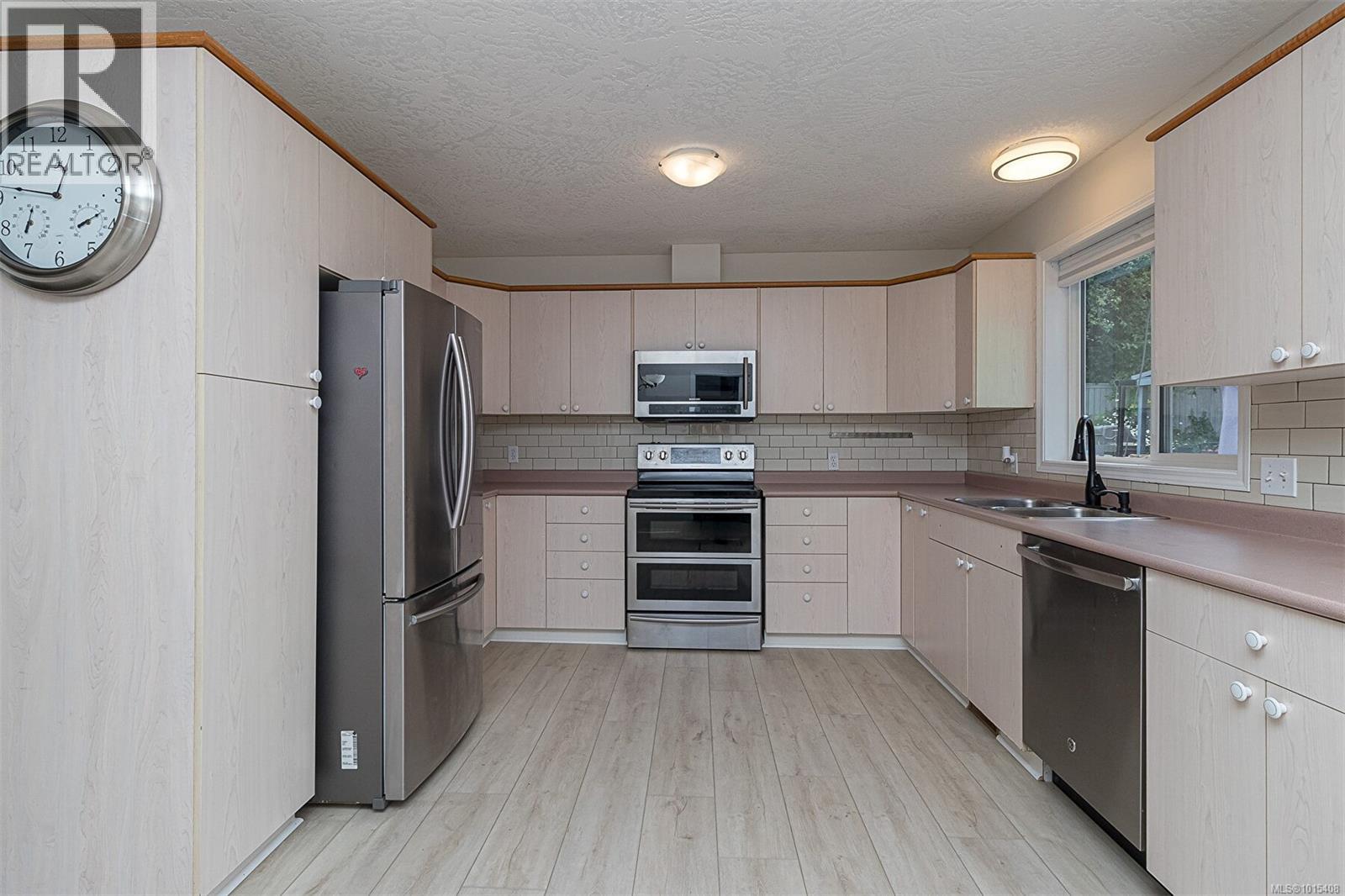  122 Camas Lane, View Royal
