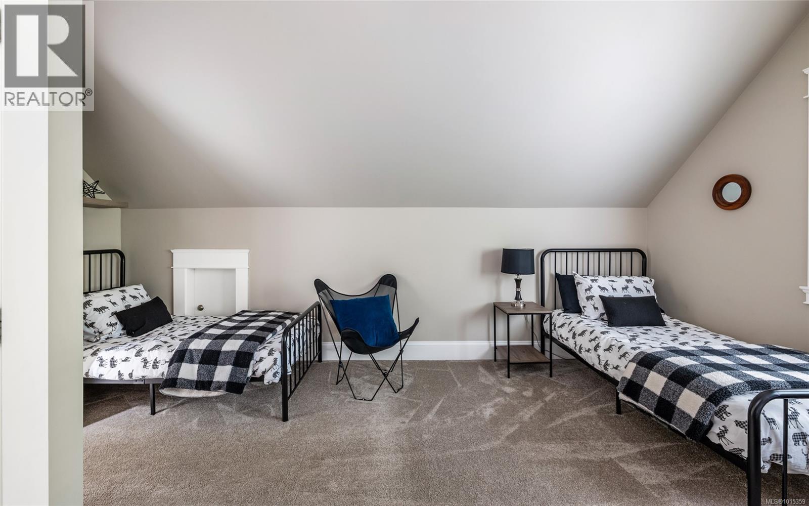 1453 White Pine Terr, Highlands