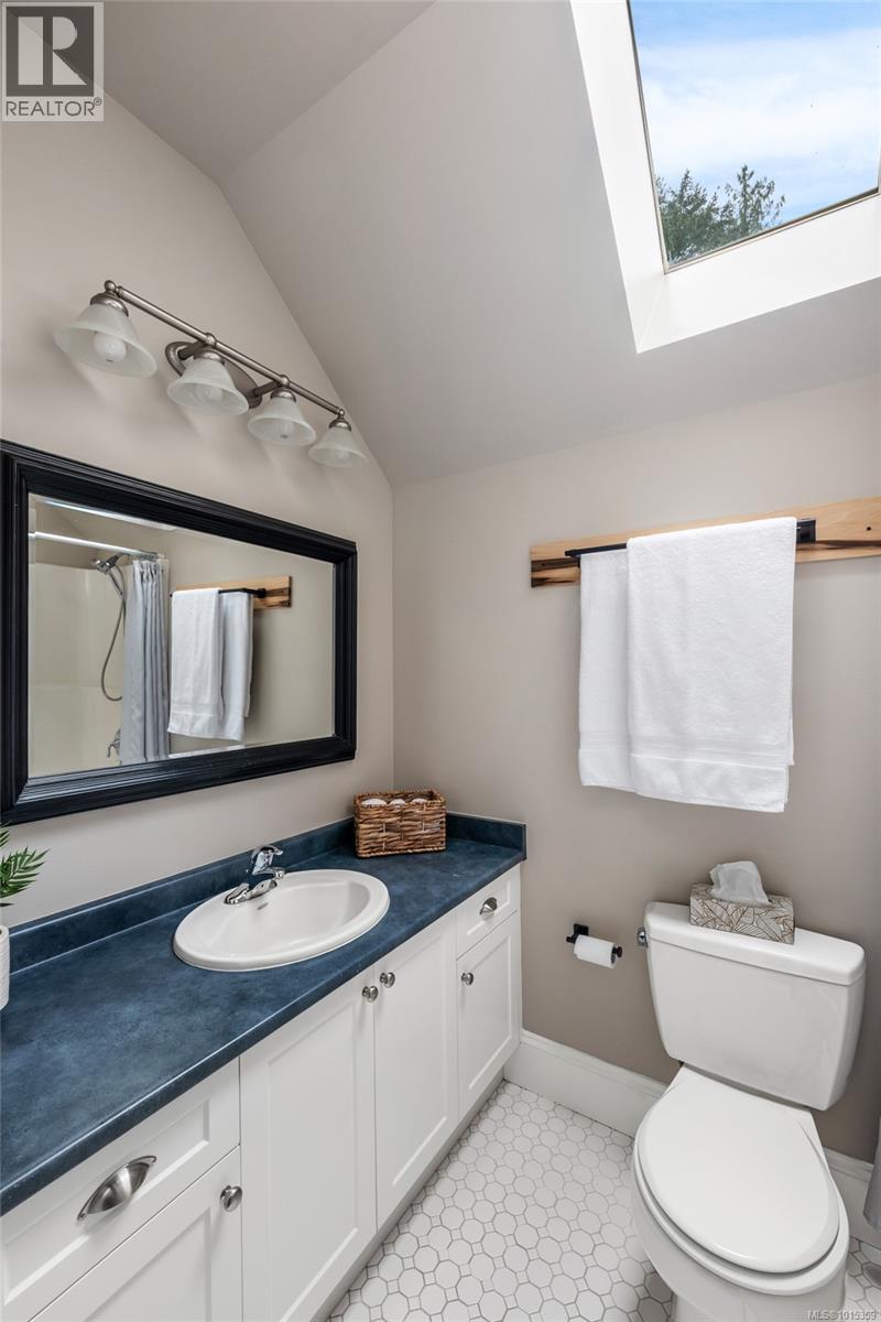 1453 White Pine Terr, Highlands