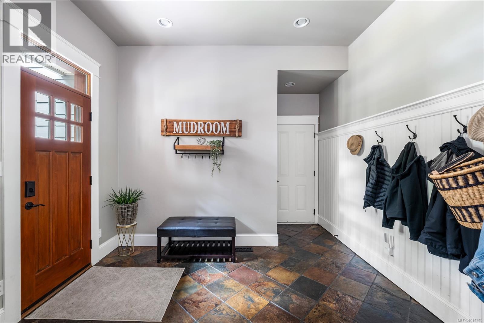 1453 White Pine Terr, Highlands