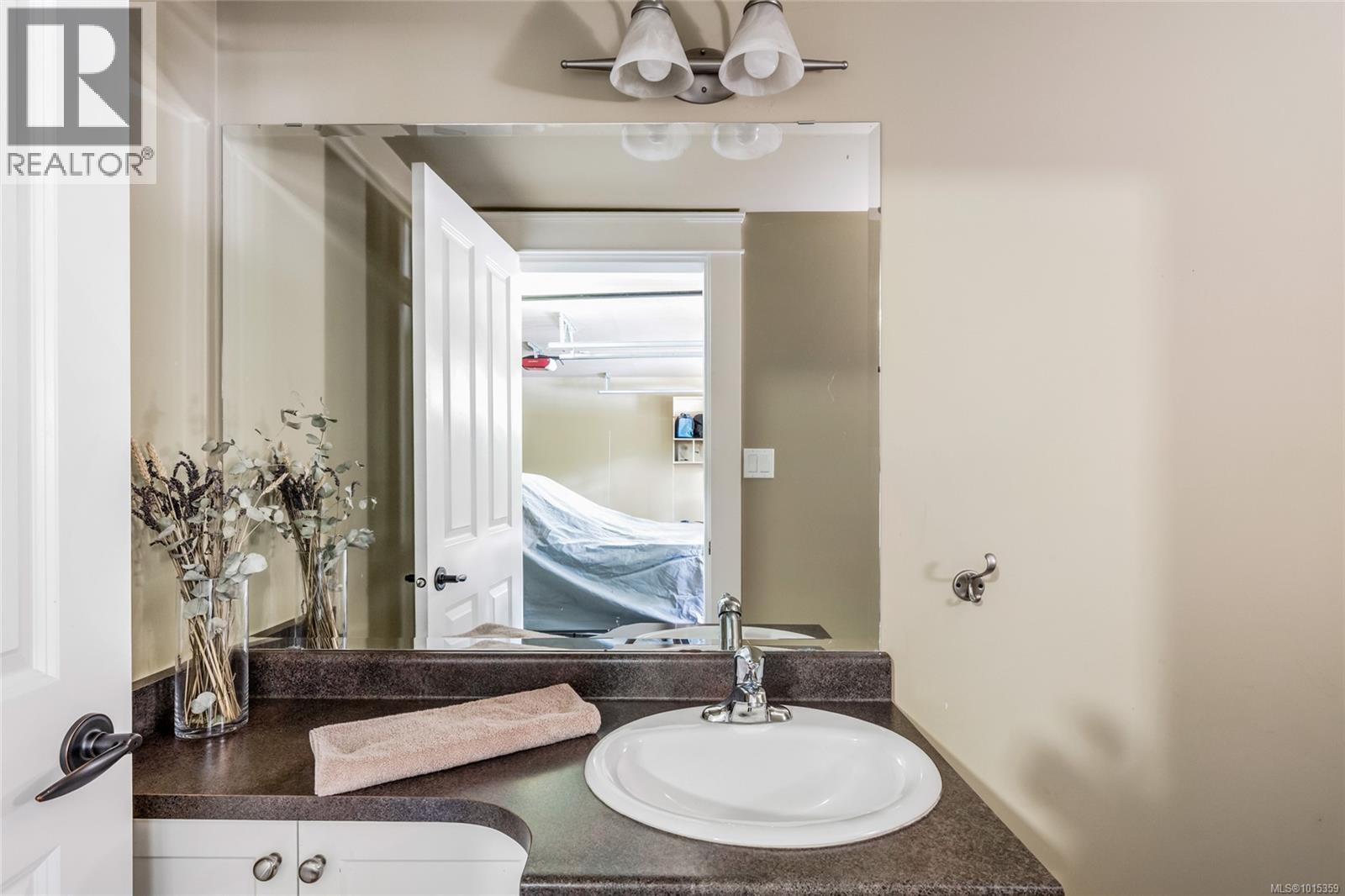 1453 White Pine Terr, Highlands