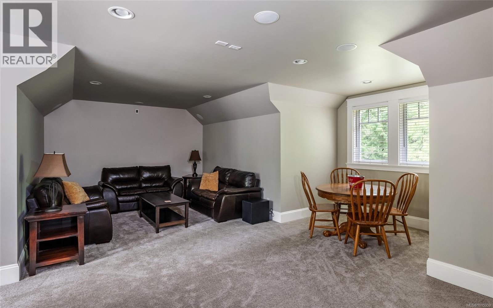 1453 White Pine Terr, Highlands