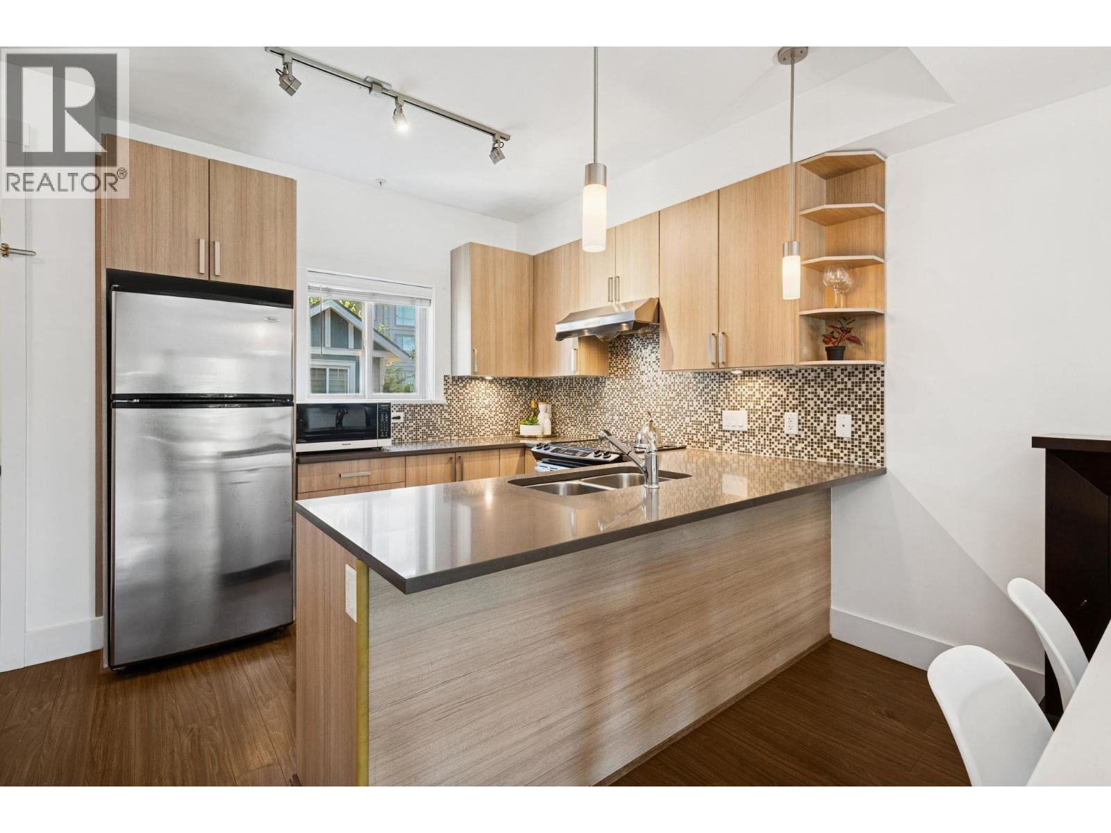 203 7168 STRIDE AVENUE, Burnaby