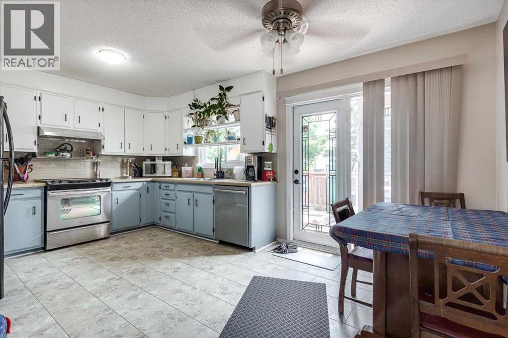 20 Larne Place, Penhold