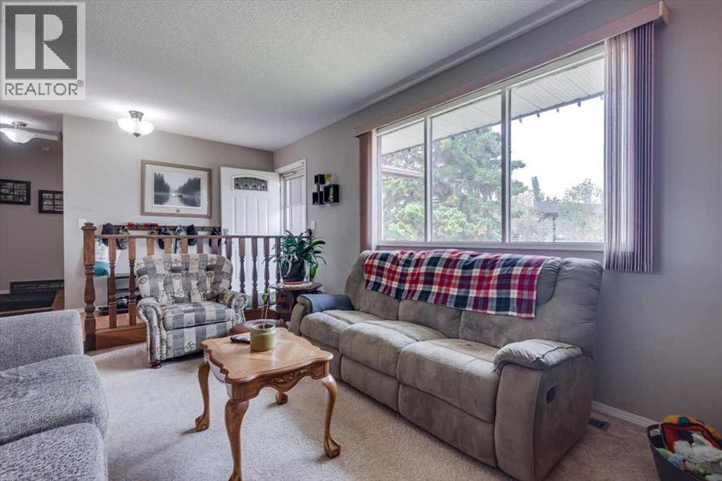 20 Larne Place, Penhold