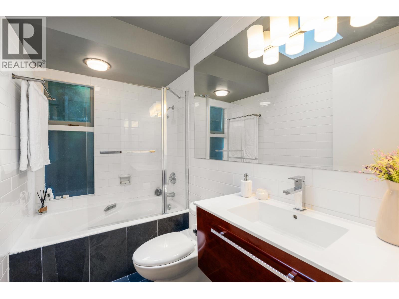 6412 IMPERIAL AVENUE, West Vancouver